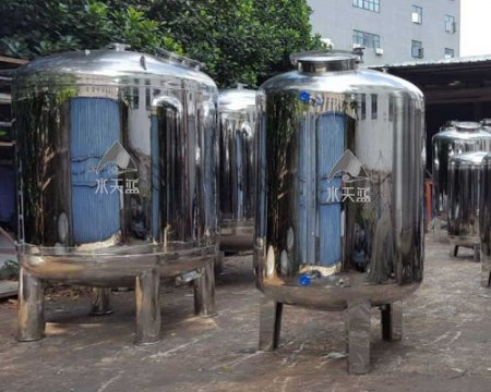 不锈钢圆柱形水箱作用
